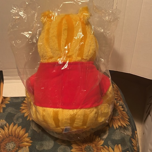 Cute Disney Winnie the Pooh Plush (NWT) from Japan - Picture 2 of 3